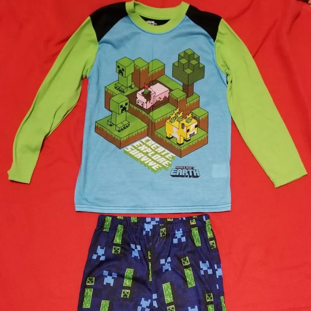 Minecraft Earth PJ'S Set - Picture 1 of 5